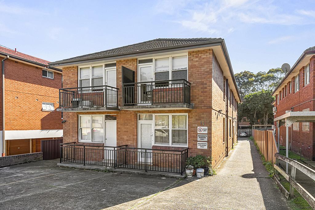 Photo 5 of 5 / 11 Myee Street