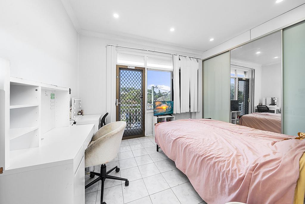Photo 5 of 8 / 12 Colin Street