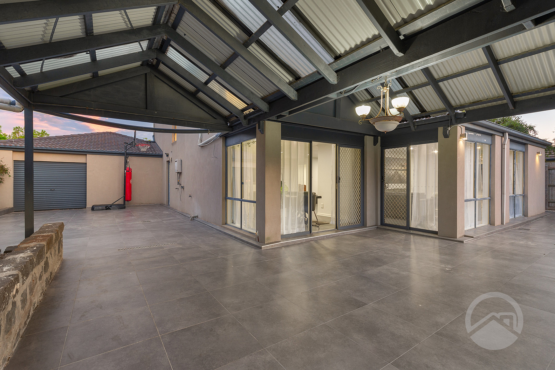 15 Broadland Way, NARRE WARREN SOUTH, VIC, 3805 1,050,000 1,155,000