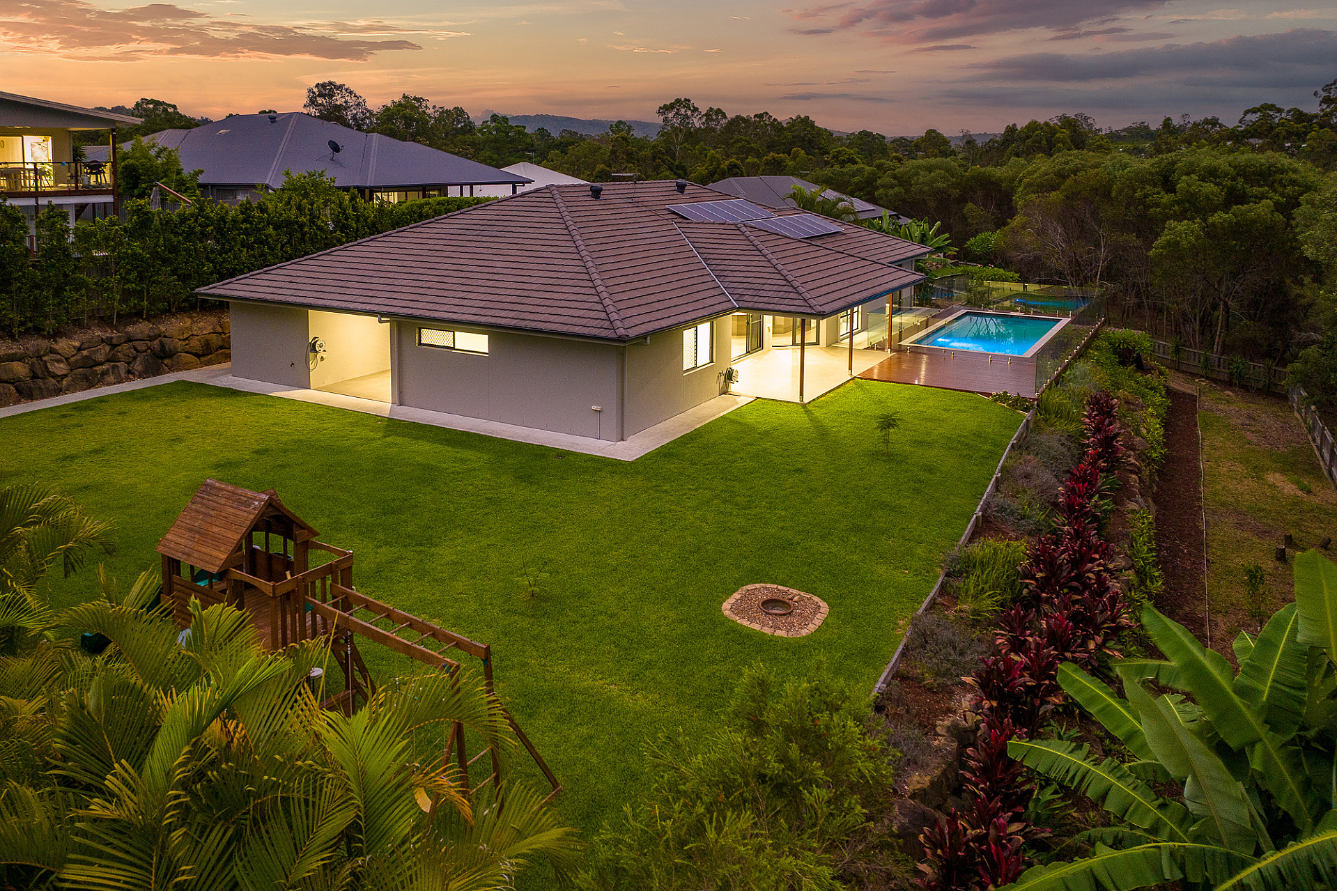 9 Button Quail Court, GILSTON, QLD, 4211 1,460,000