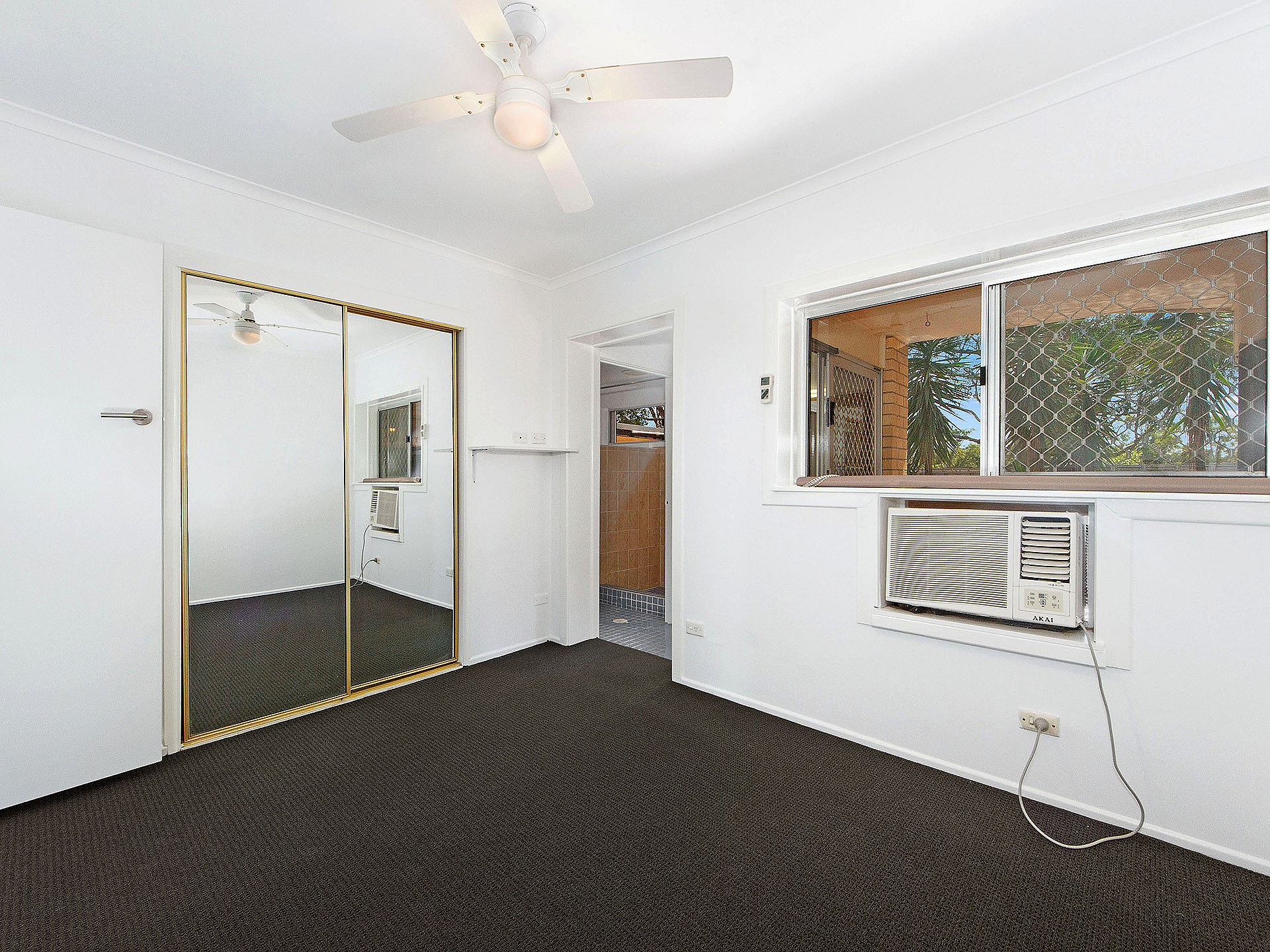 161 Musgrave Avenue, LABRADOR, QLD, 4215 750 per week with Pool!!