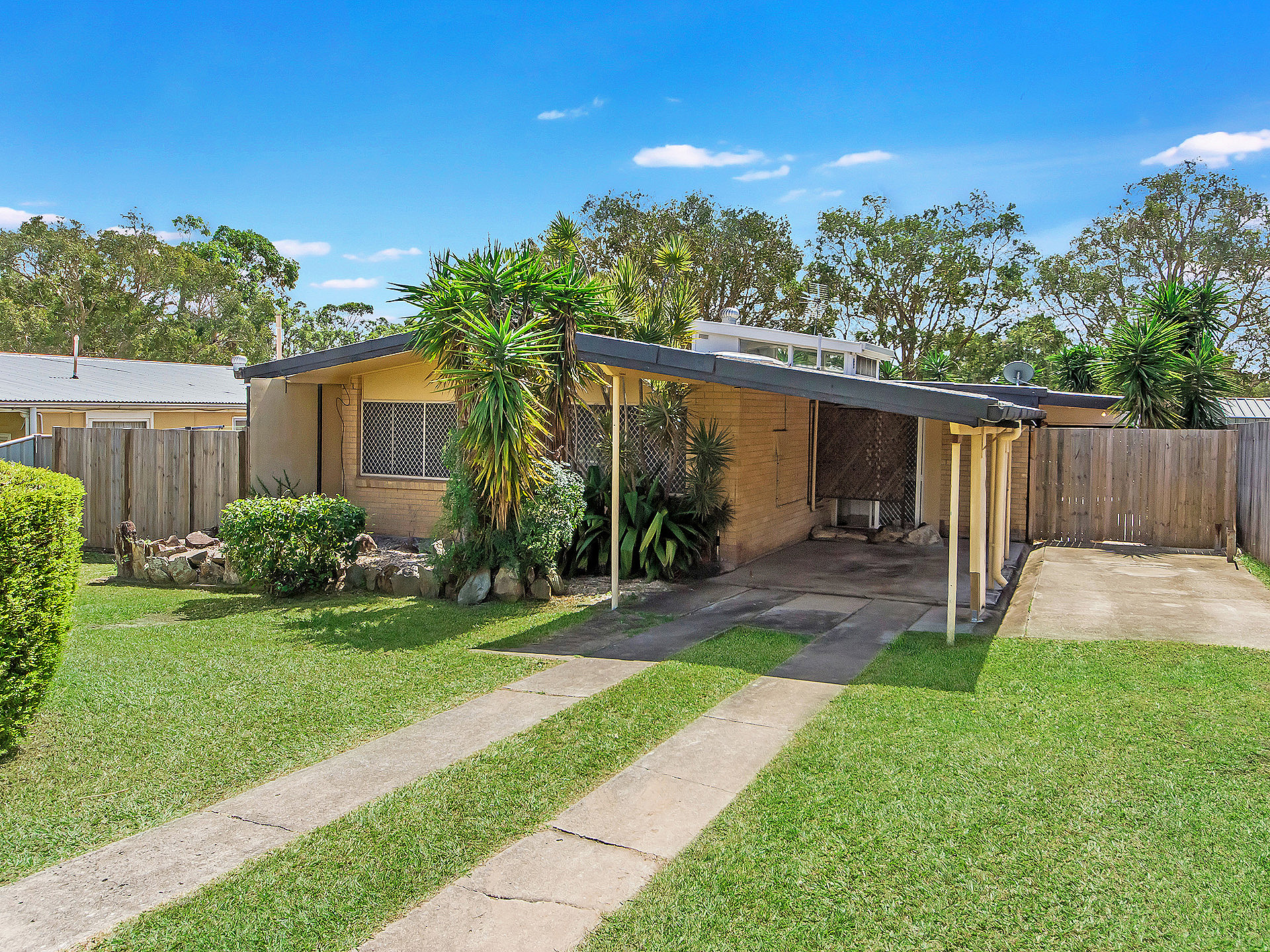 161 Musgrave Avenue, LABRADOR, QLD, 4215 750 per week with Pool!!