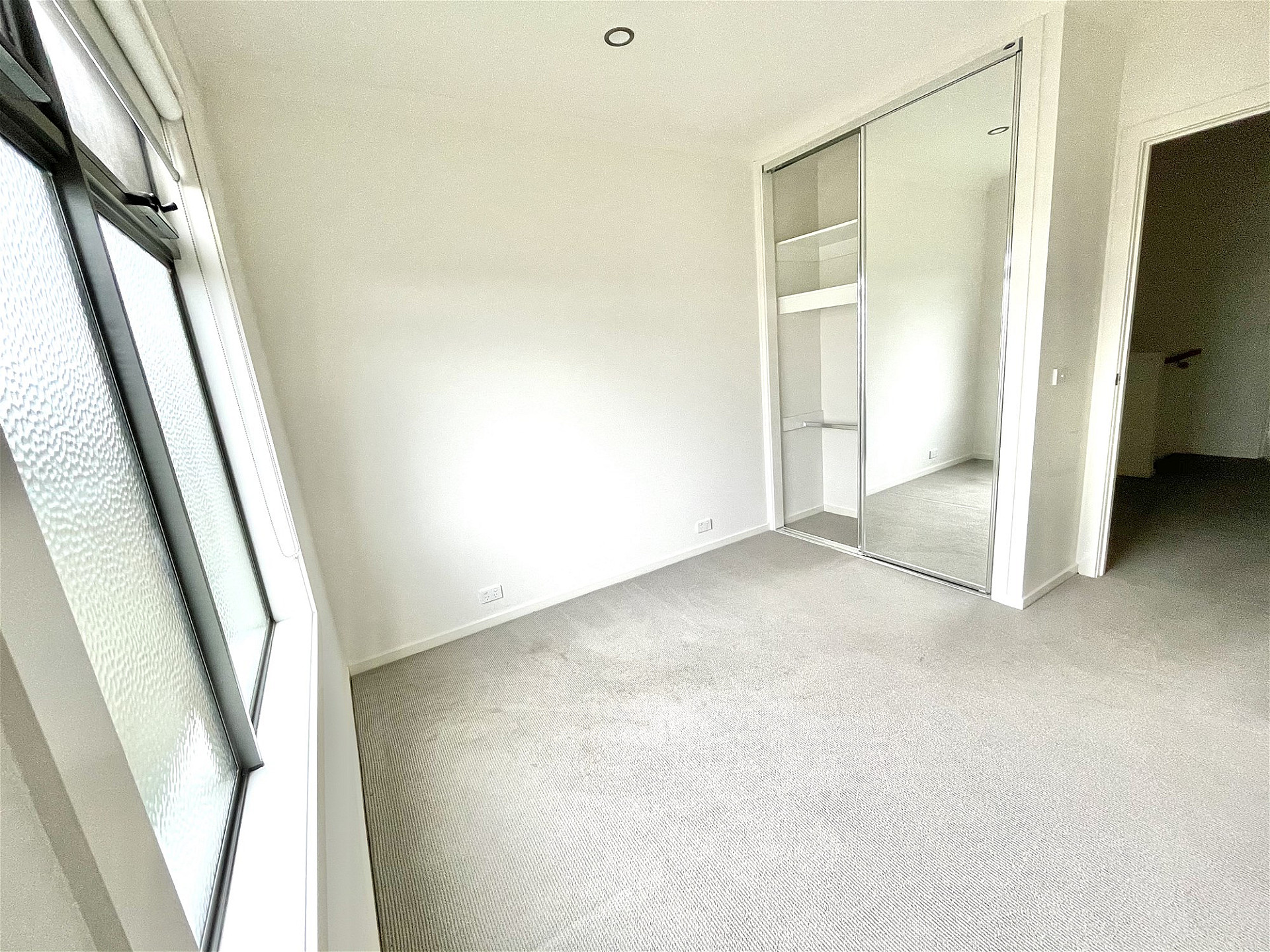 2 Cresbrook Lane, IVANHOE, VIC, 3079 550/Week