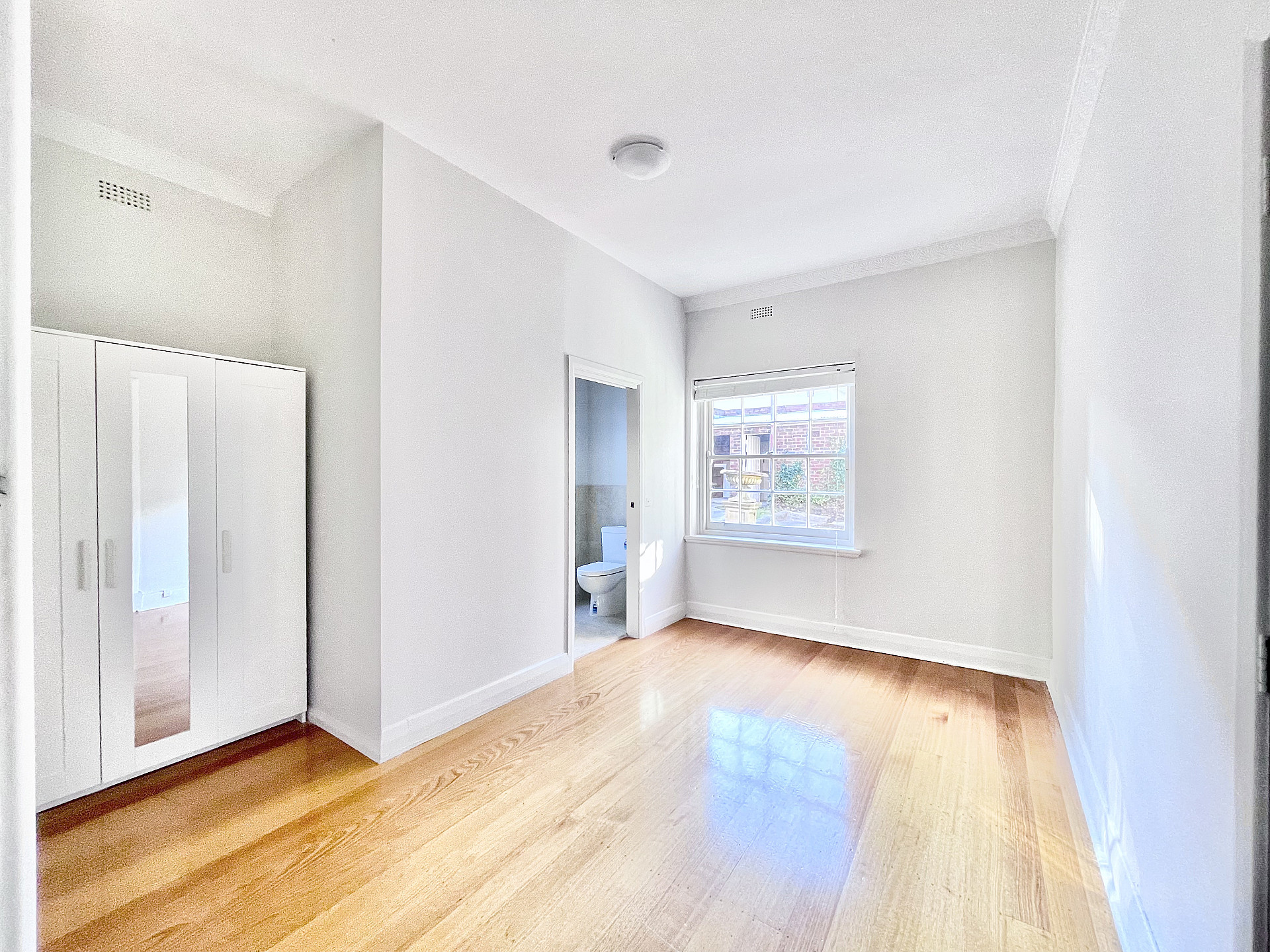 21 Alfred Street, KEW, VIC, 3101 700 per week