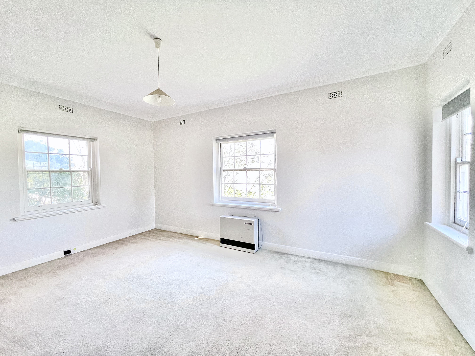 21 Alfred Street, KEW, VIC, 3101 700 per week