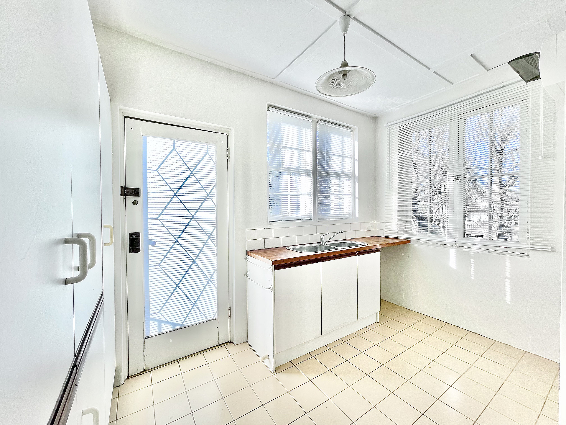 21 Alfred Street, KEW, VIC, 3101 700 per week